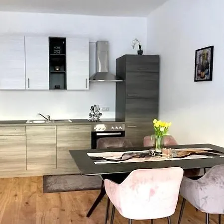 Zentrales City-apartment Mit Stil Naehe Stadthalle Graz