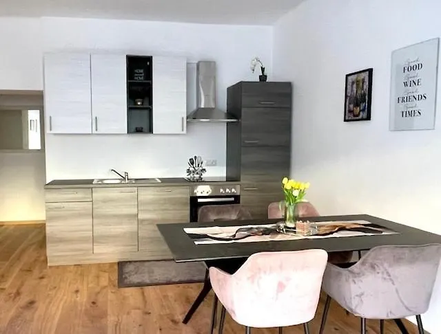 Zentrales City-apartment Mit Stil Naehe Stadthalle غراتس